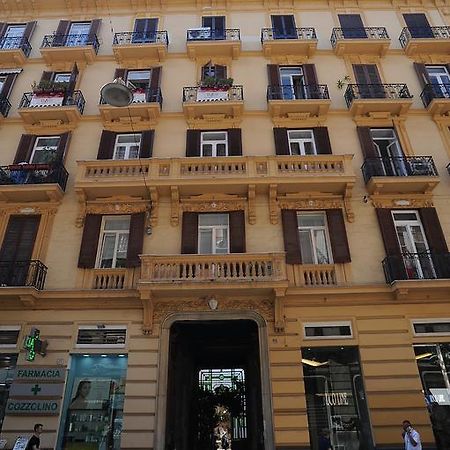 B&B Residenza Via Dei Mille Неаполь Екстер'єр фото